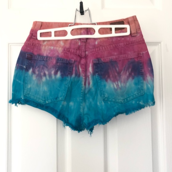 🌈 Tie-dye Festival/Pride Shorts - Picture 2 of 2